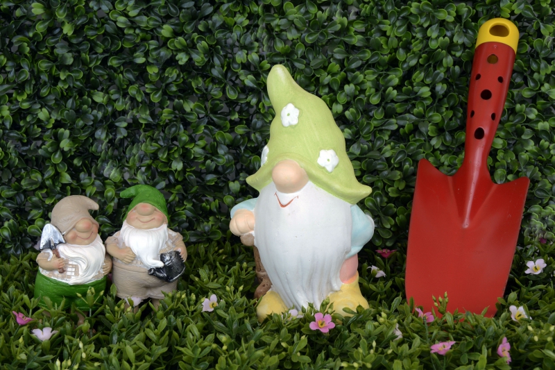 jardinerie-NANS LES PINS-min_garden-gnome-1404358